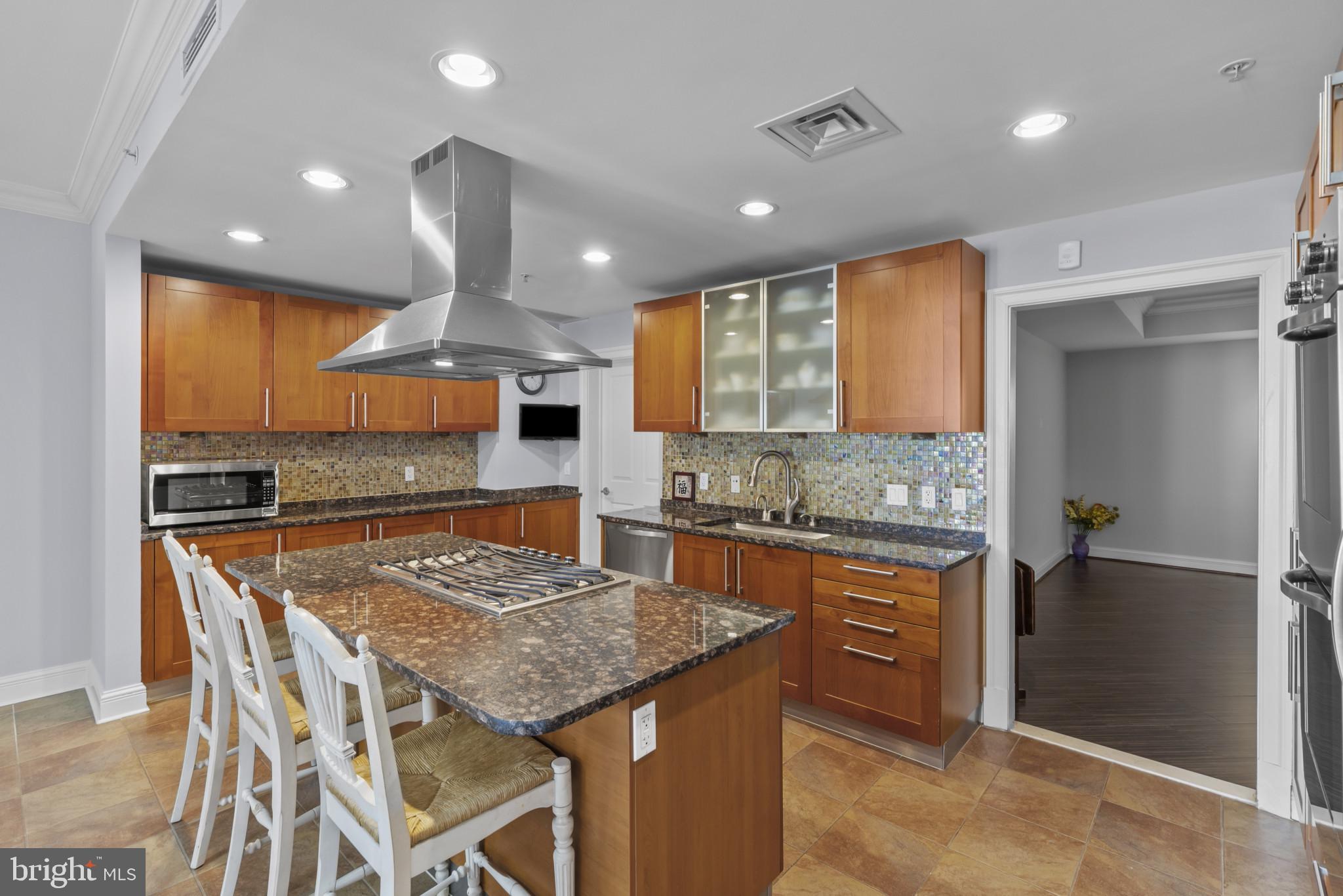 THE RITZ-CARLTON RESIDENCES - Residential