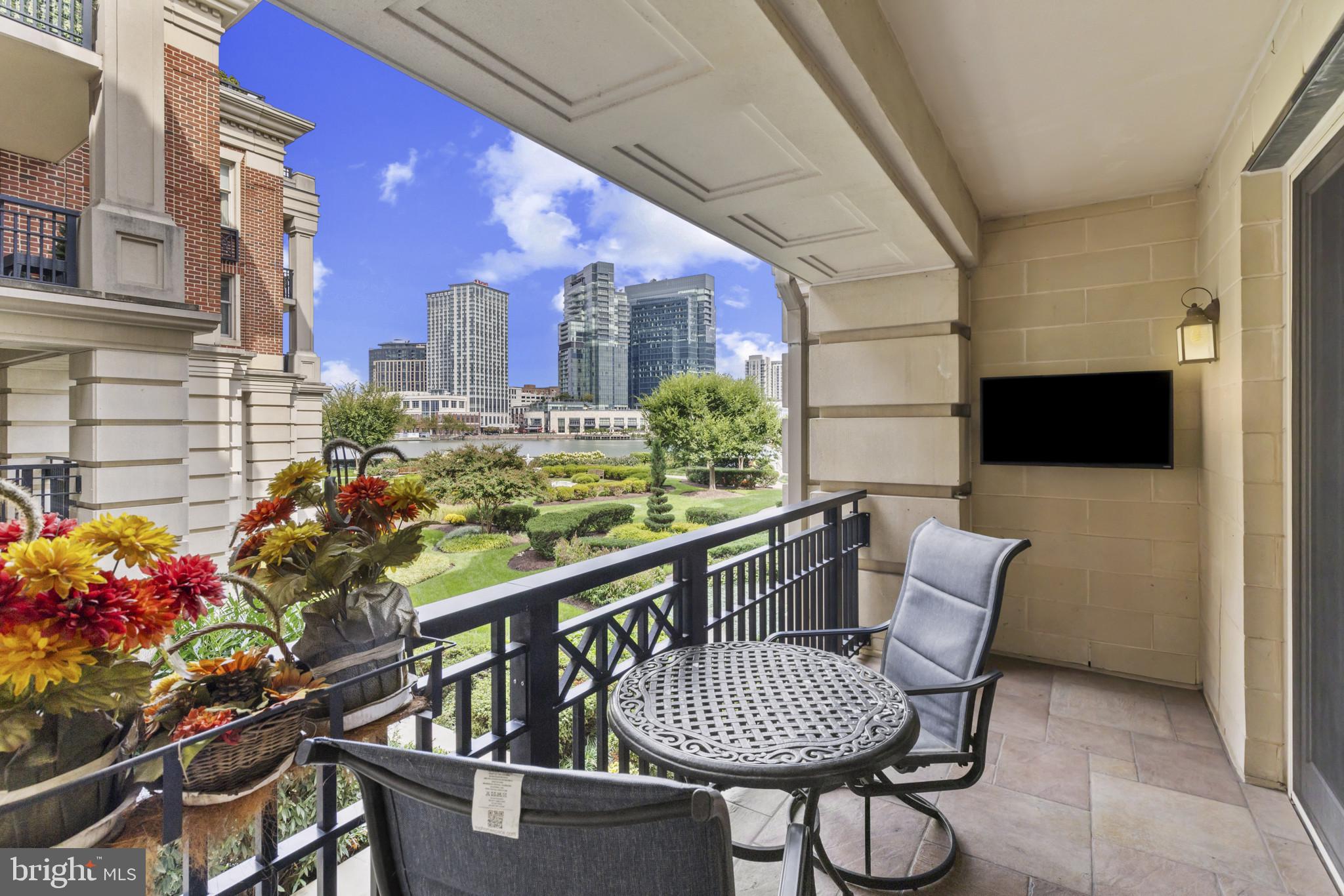 THE RITZ-CARLTON RESIDENCES - Residential