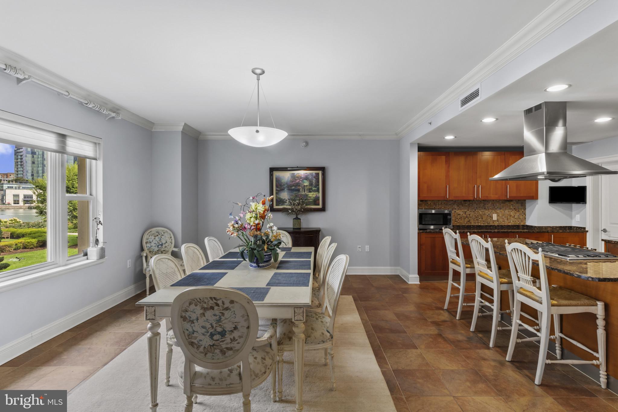 THE RITZ-CARLTON RESIDENCES - Residential