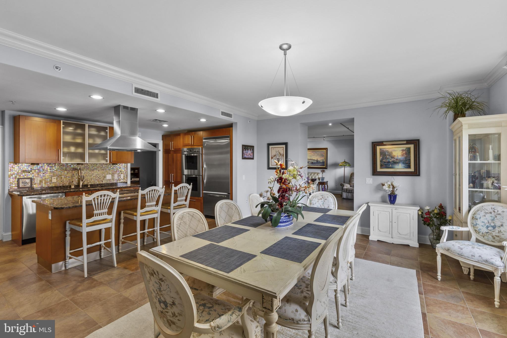 THE RITZ-CARLTON RESIDENCES - Residential