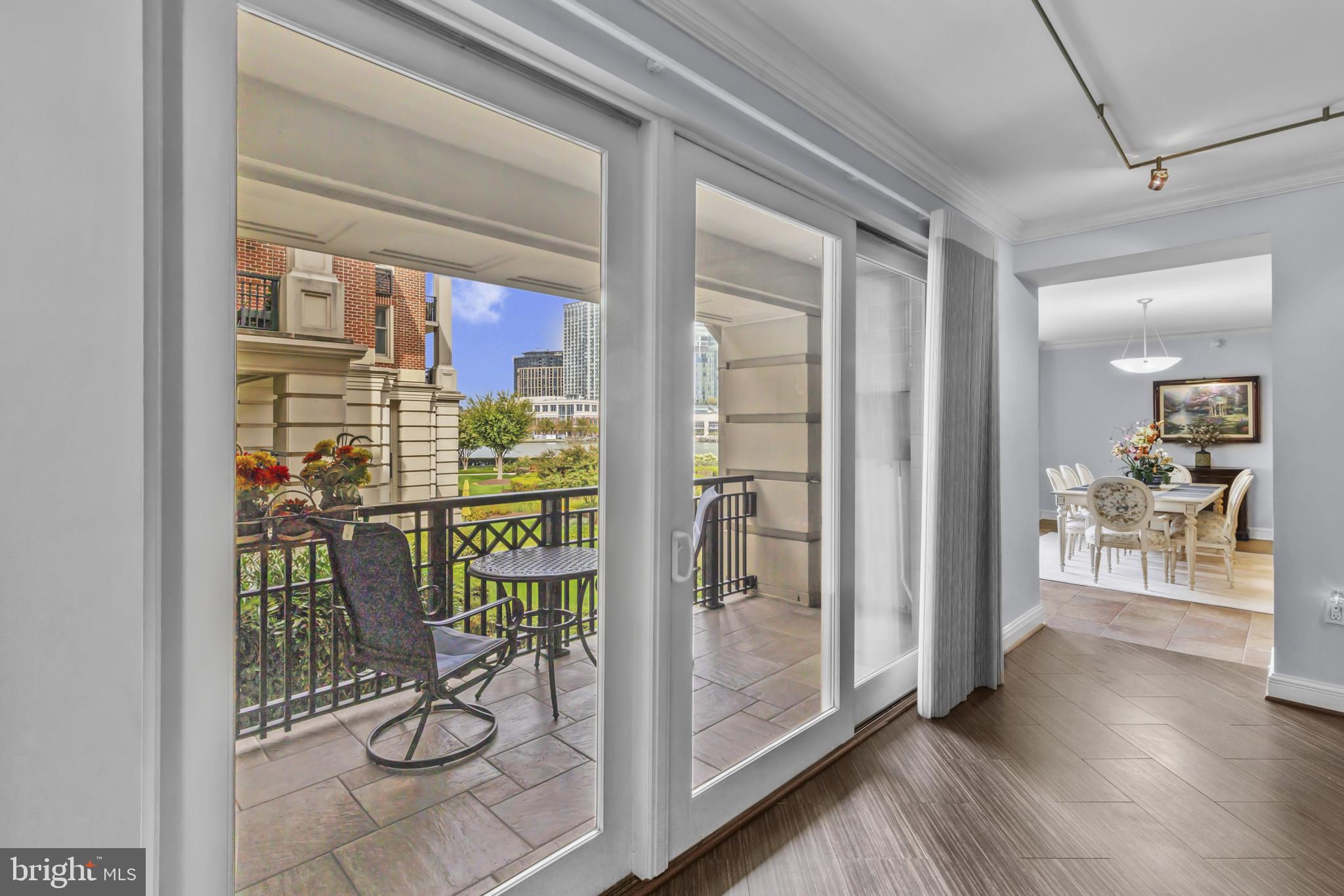 THE RITZ-CARLTON RESIDENCES - Residential