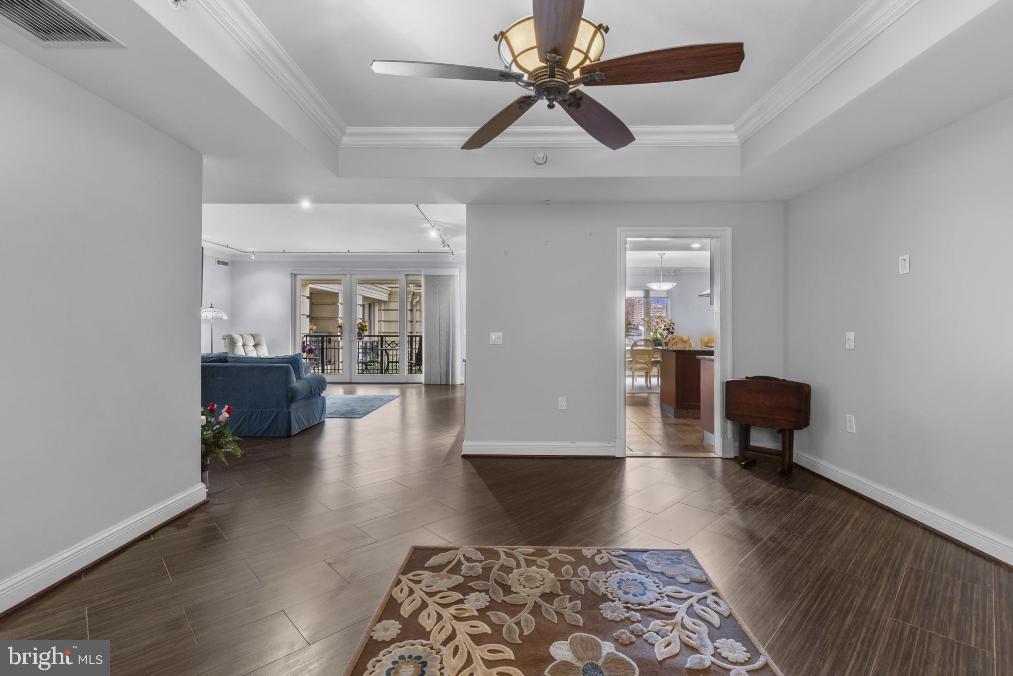 THE RITZ-CARLTON RESIDENCES - Residential