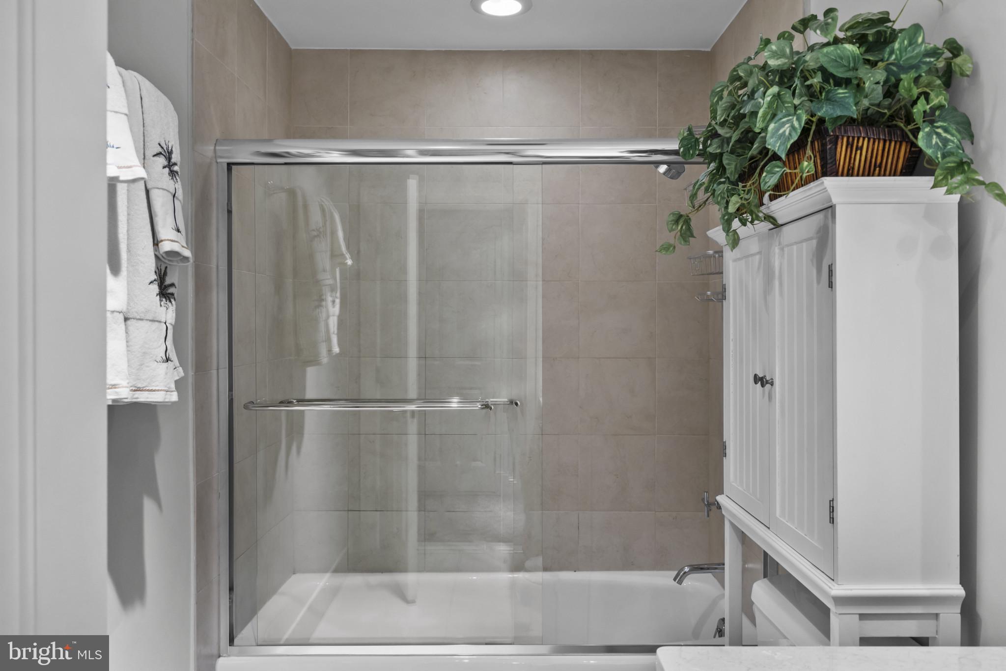 THE RITZ-CARLTON RESIDENCES - Residential