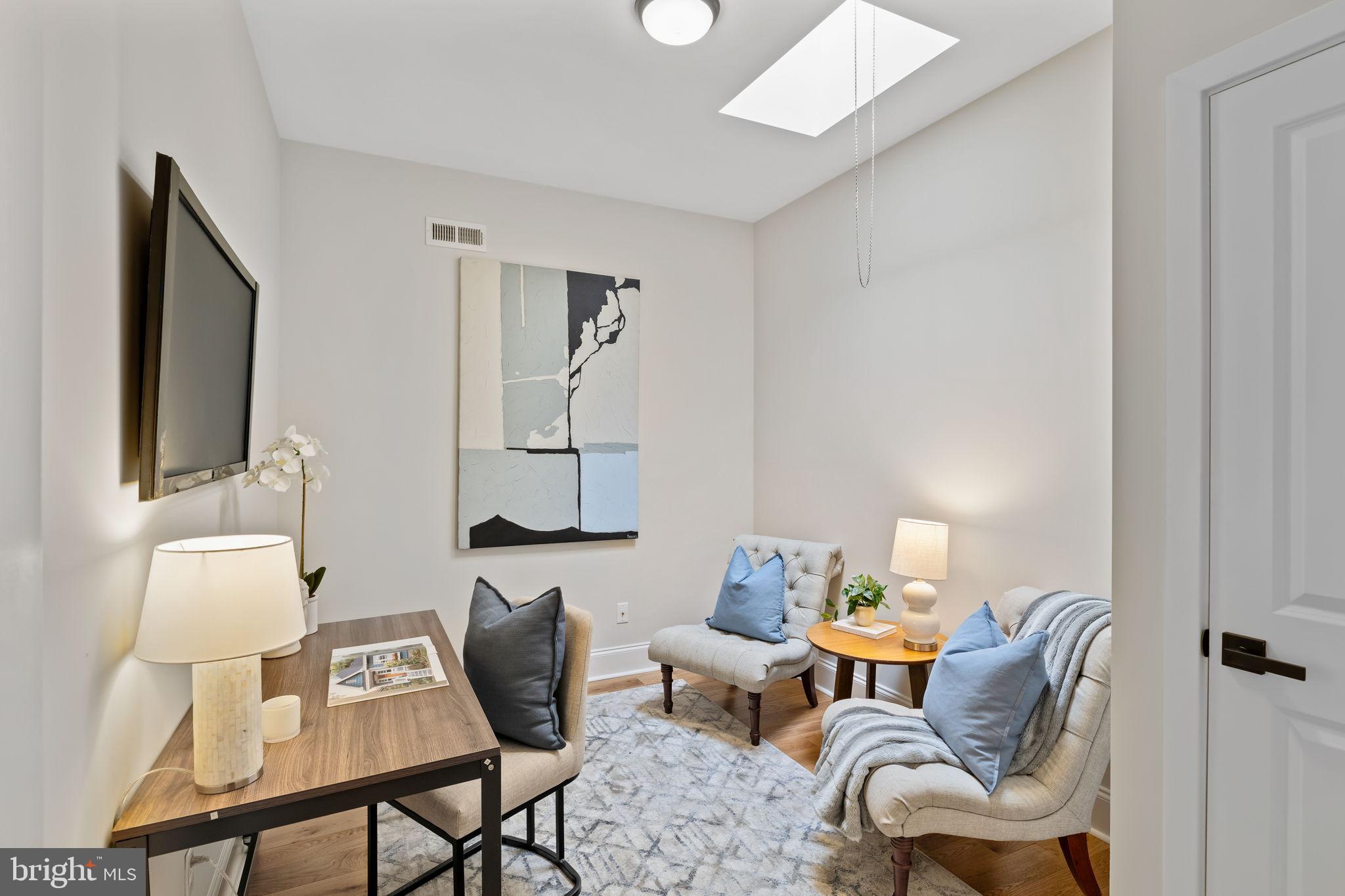 POINT BREEZE - Residential