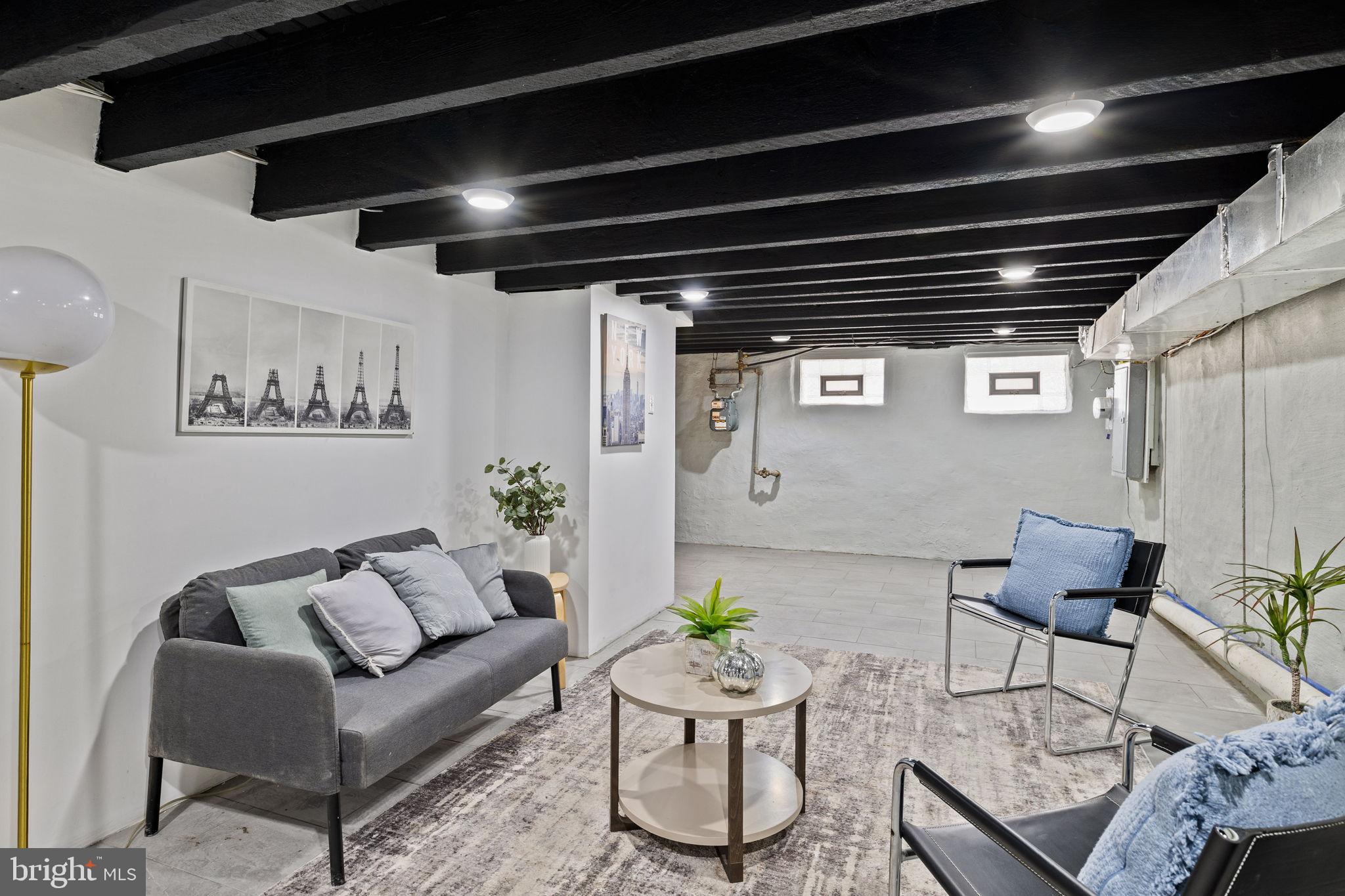 POINT BREEZE - Residential