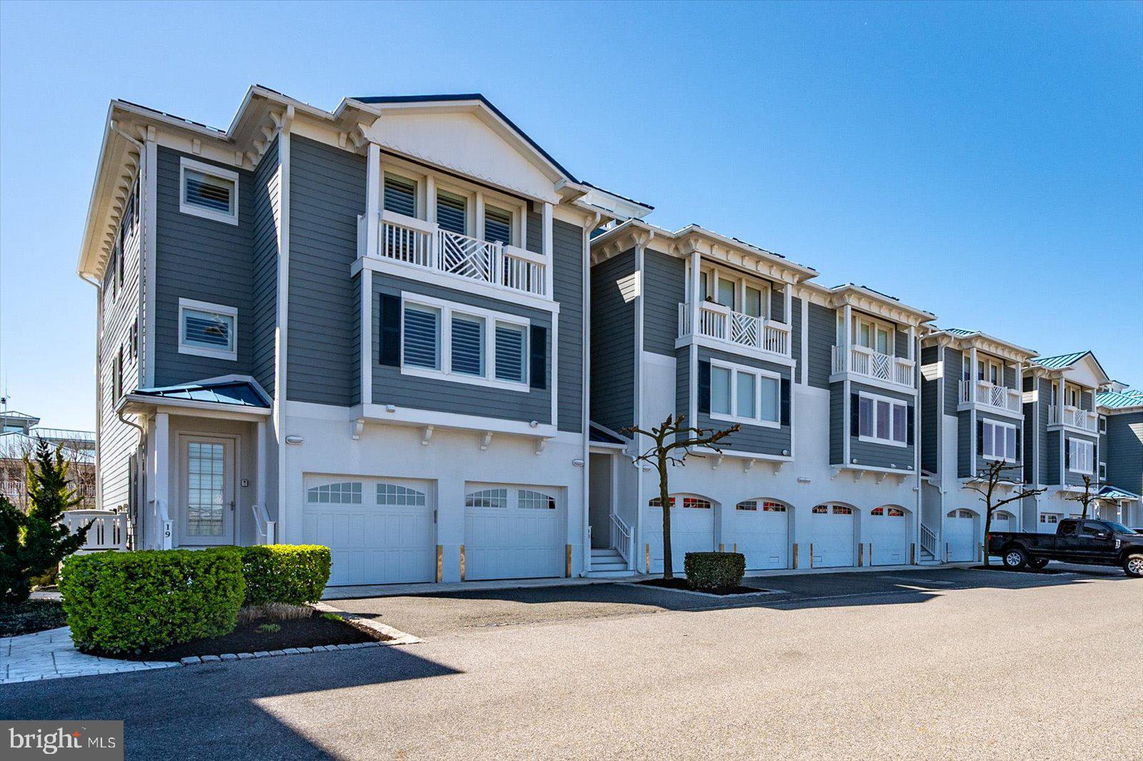 13000 MARINA VIEW LANE 19