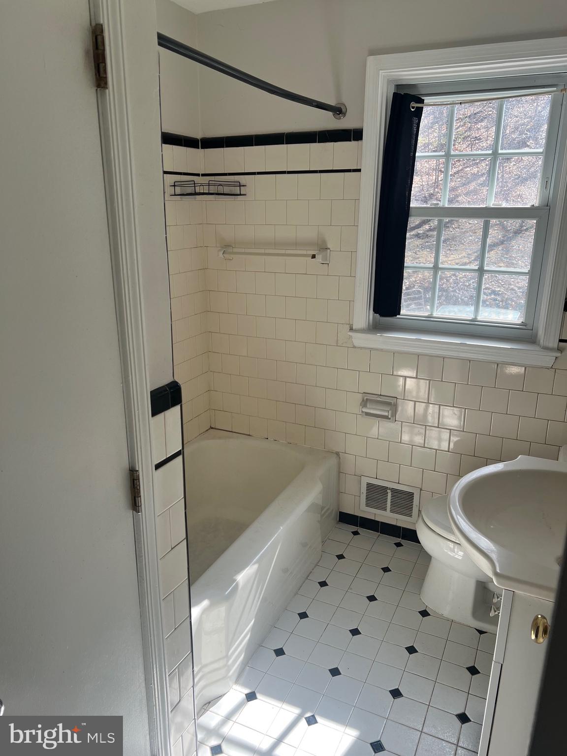 RUXTON/RIDERWOOD - Residential