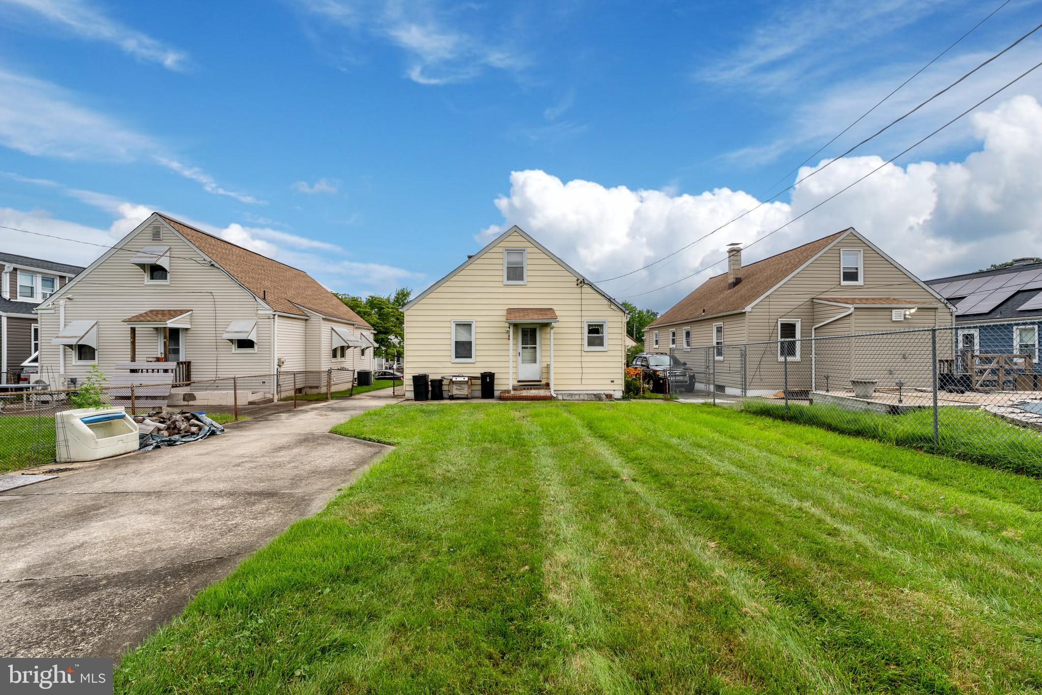 MAPLE RIDGE - Residential