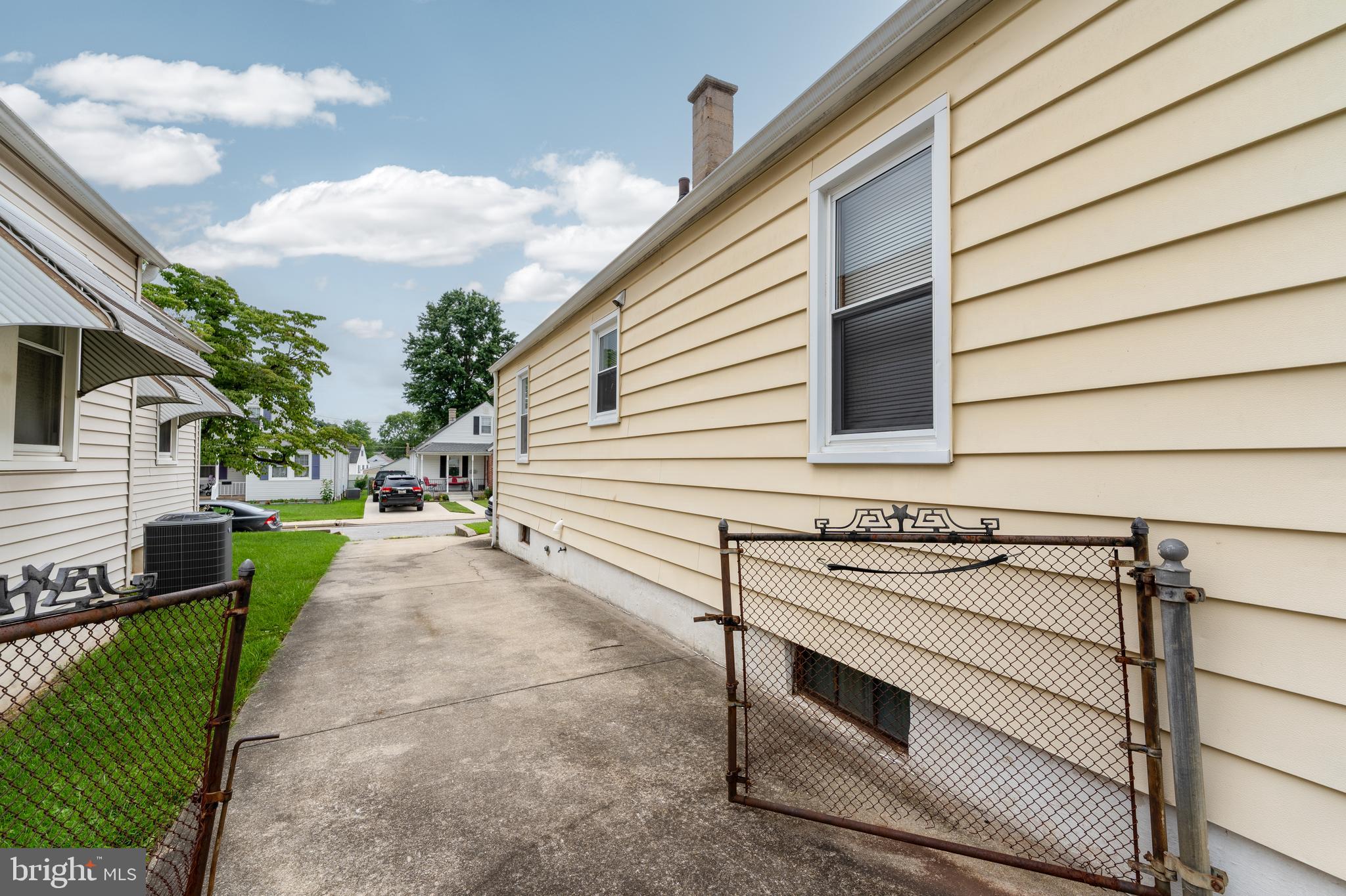 MAPLE RIDGE - Residential