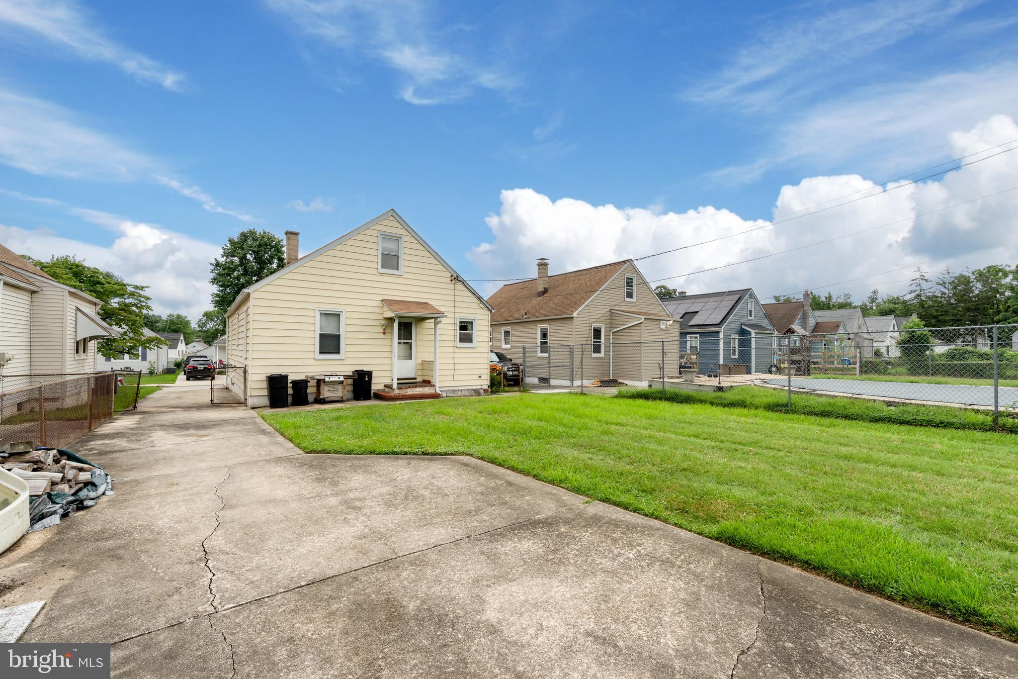 MAPLE RIDGE - Residential