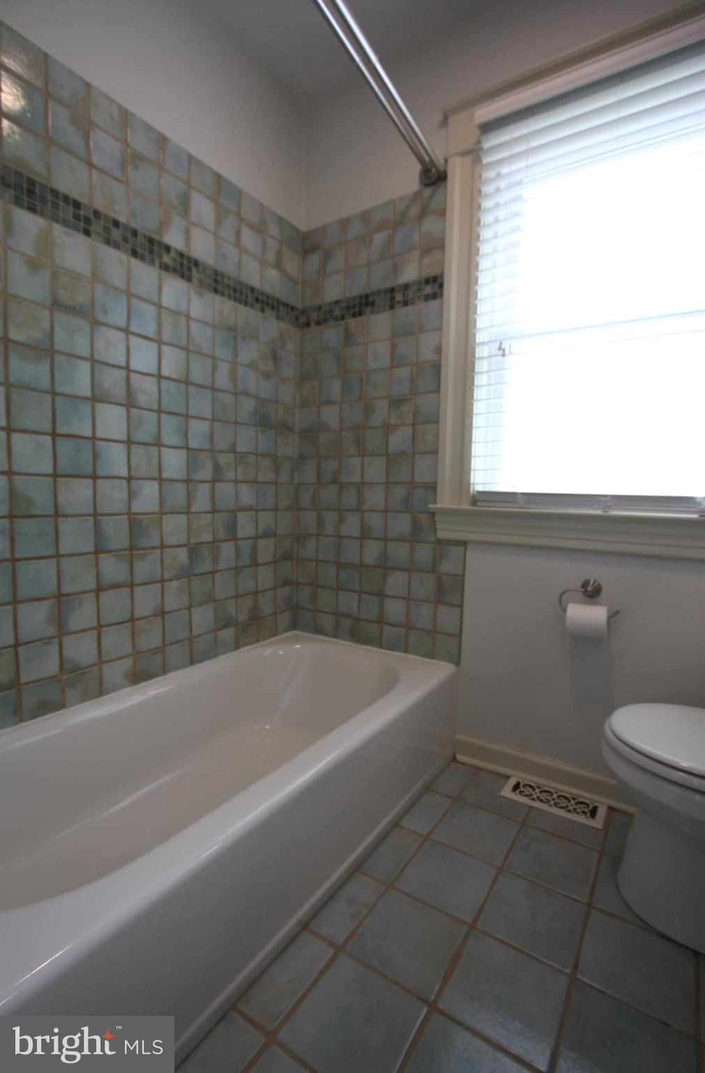 IDLEWYLDE - Residential Lease