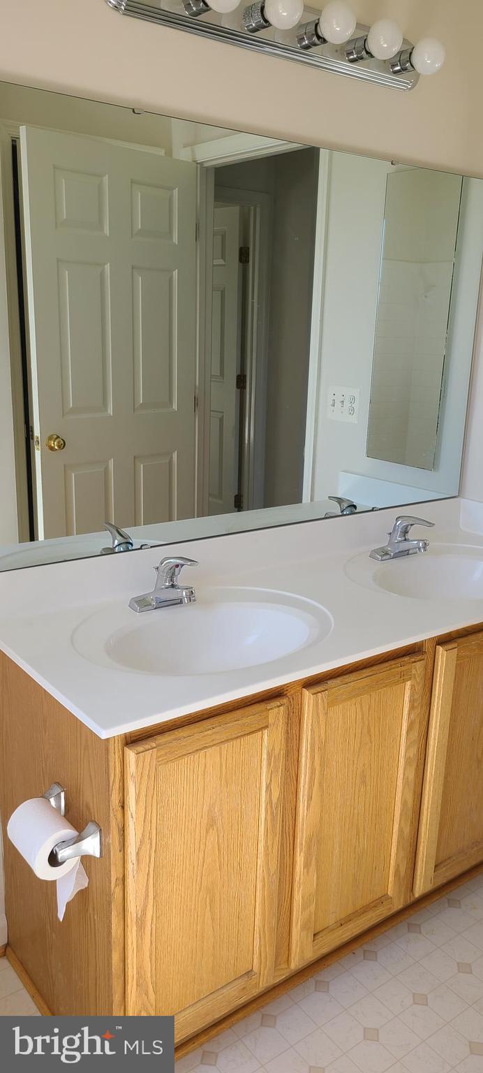 RIVERDALE - Residential Lease