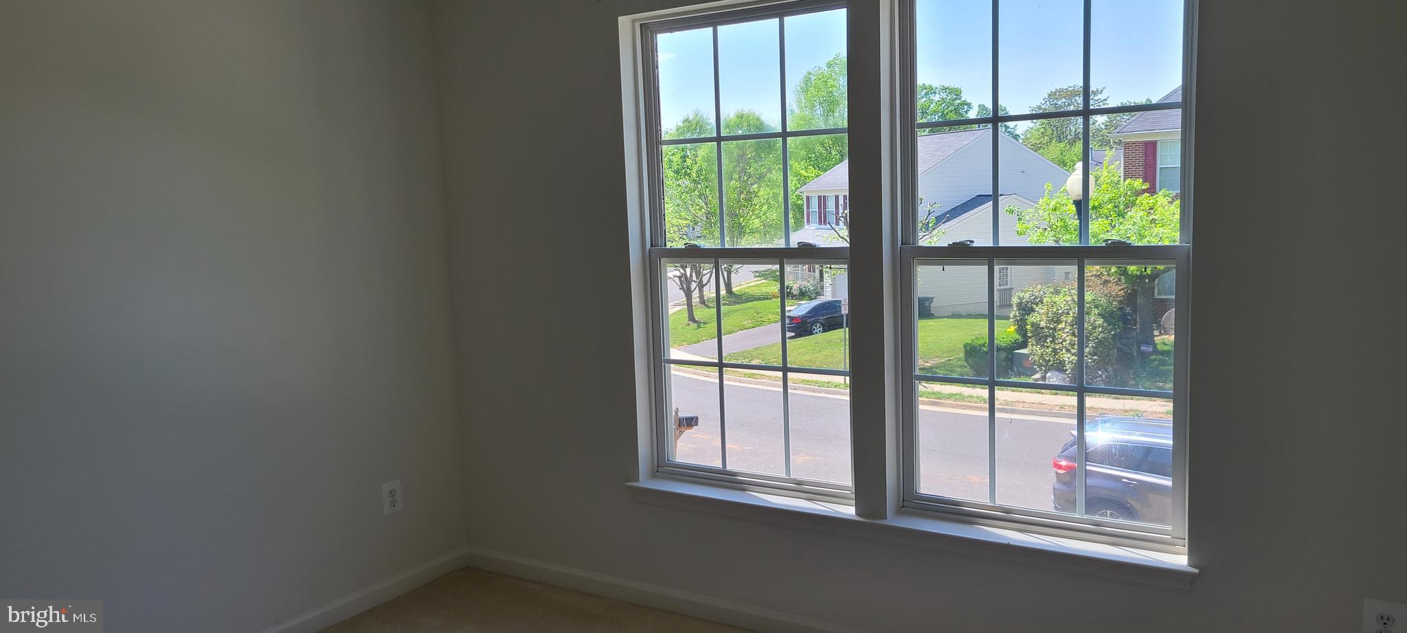 RIVERDALE - Residential Lease