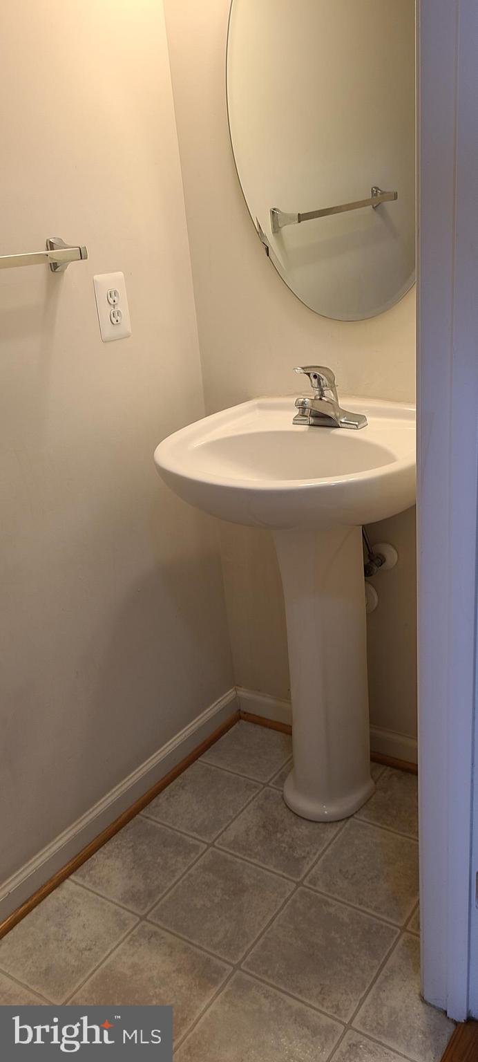 RIVERDALE - Residential Lease