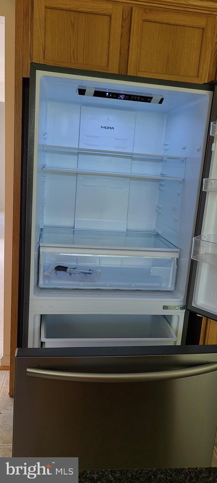 RIVERDALE - Residential Lease