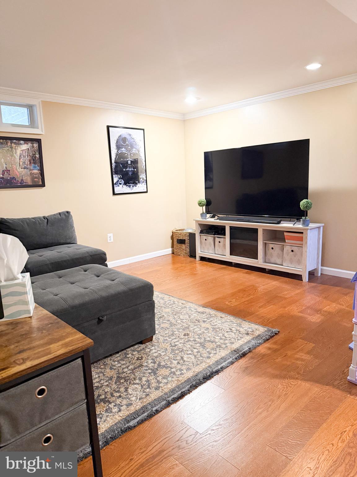 KINGS COURT - Residential