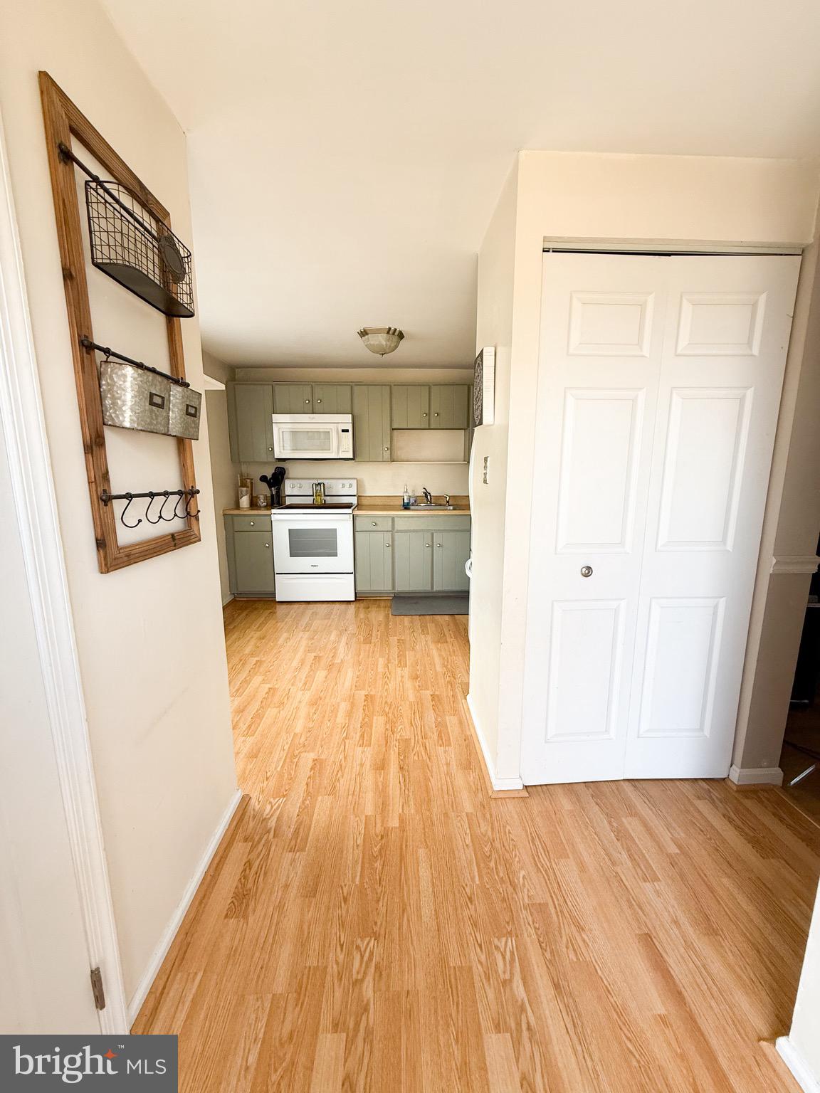 KINGS COURT - Residential