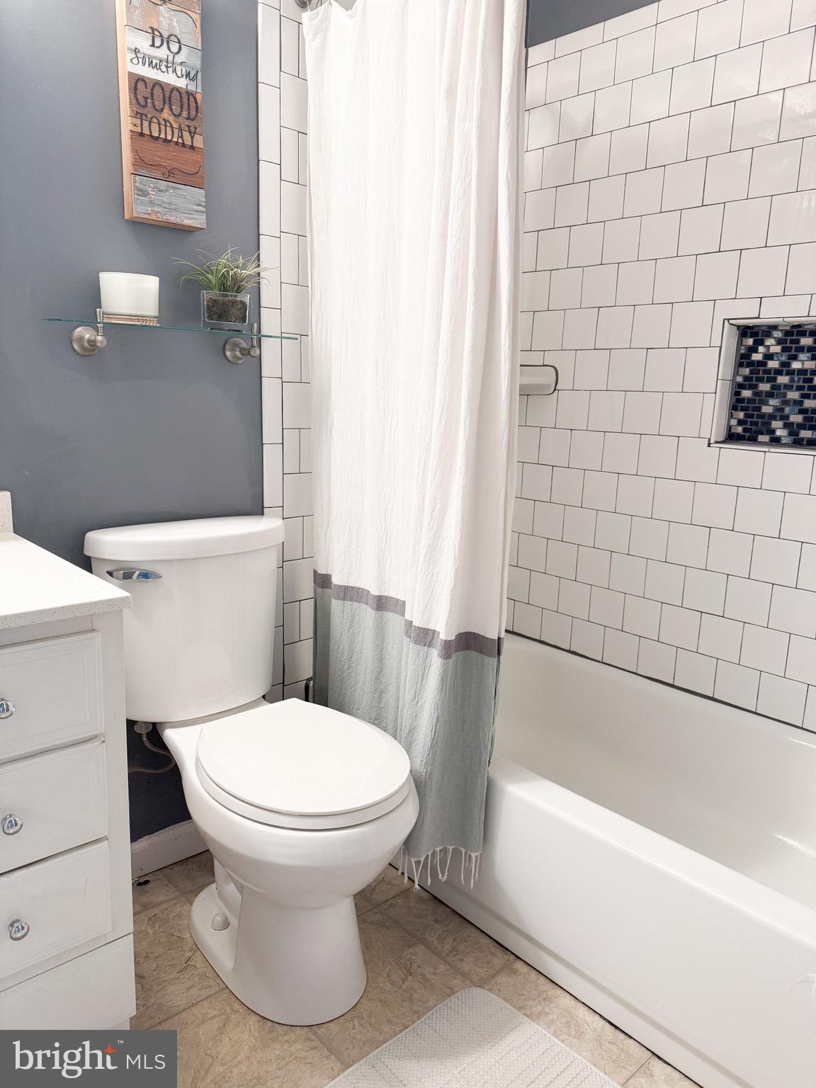 KINGS COURT - Residential