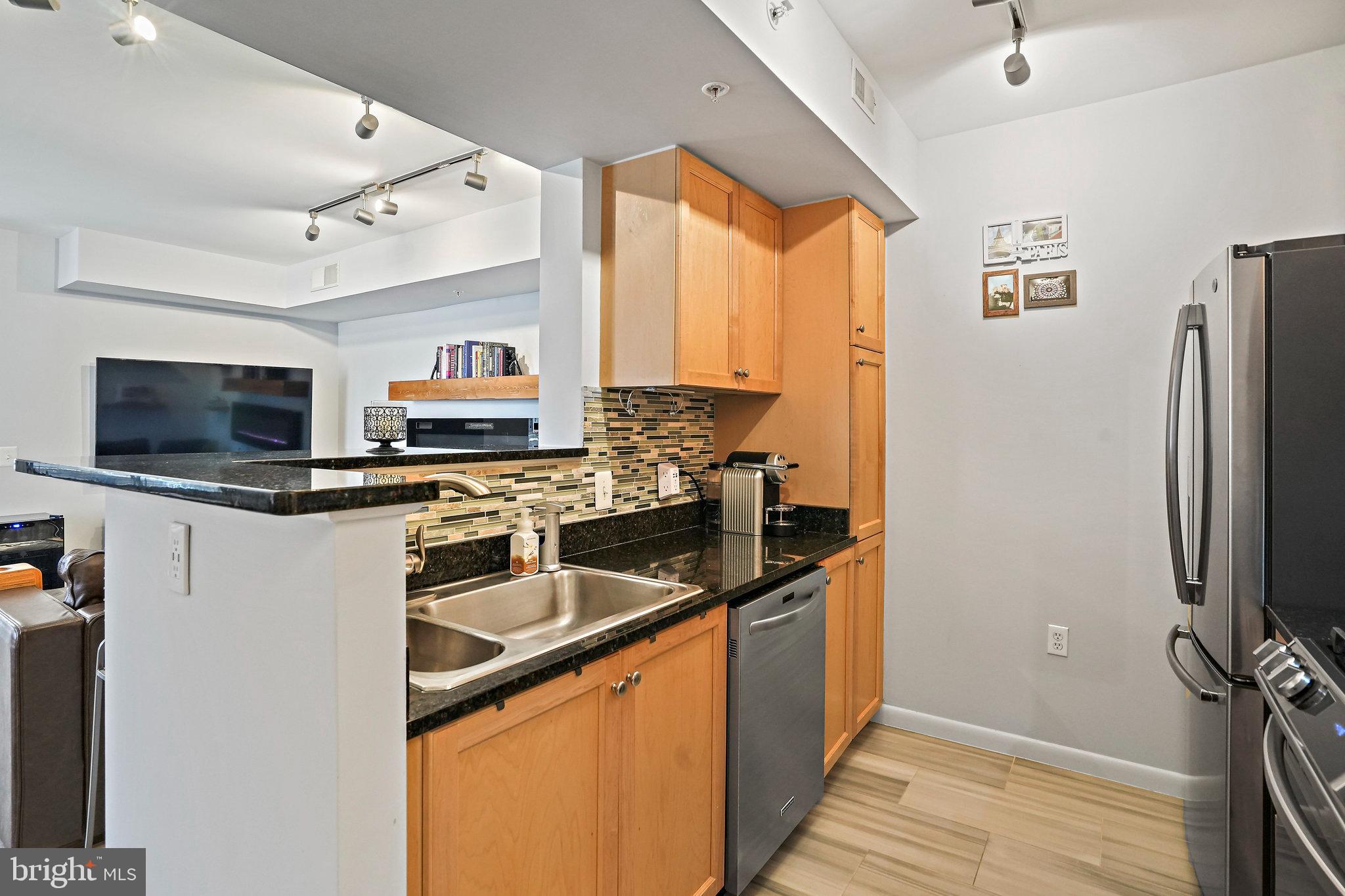 851 N GLEBE ROAD 406