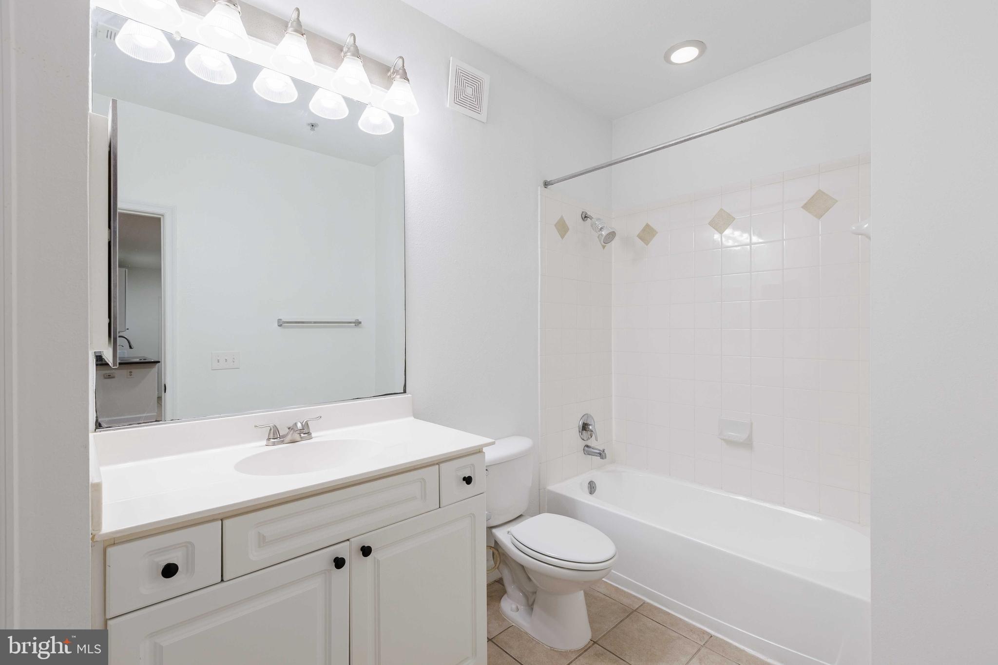 FITZ AT ROCKVILLE TOWN C - Residential