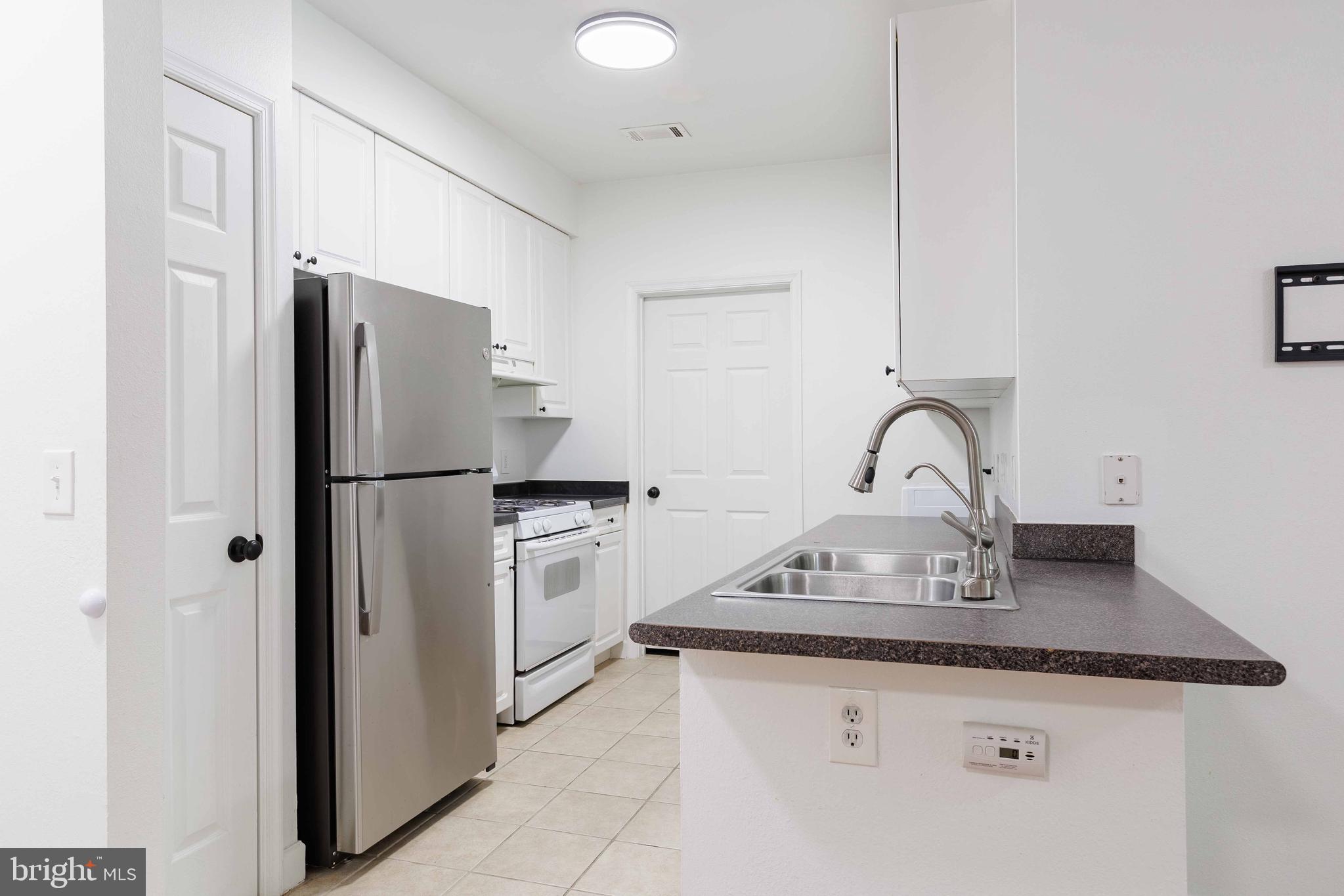 FITZ AT ROCKVILLE TOWN C - Residential