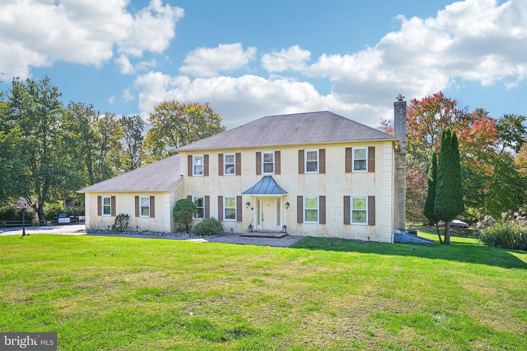4 JONATHAN MORRIS CIRCLE