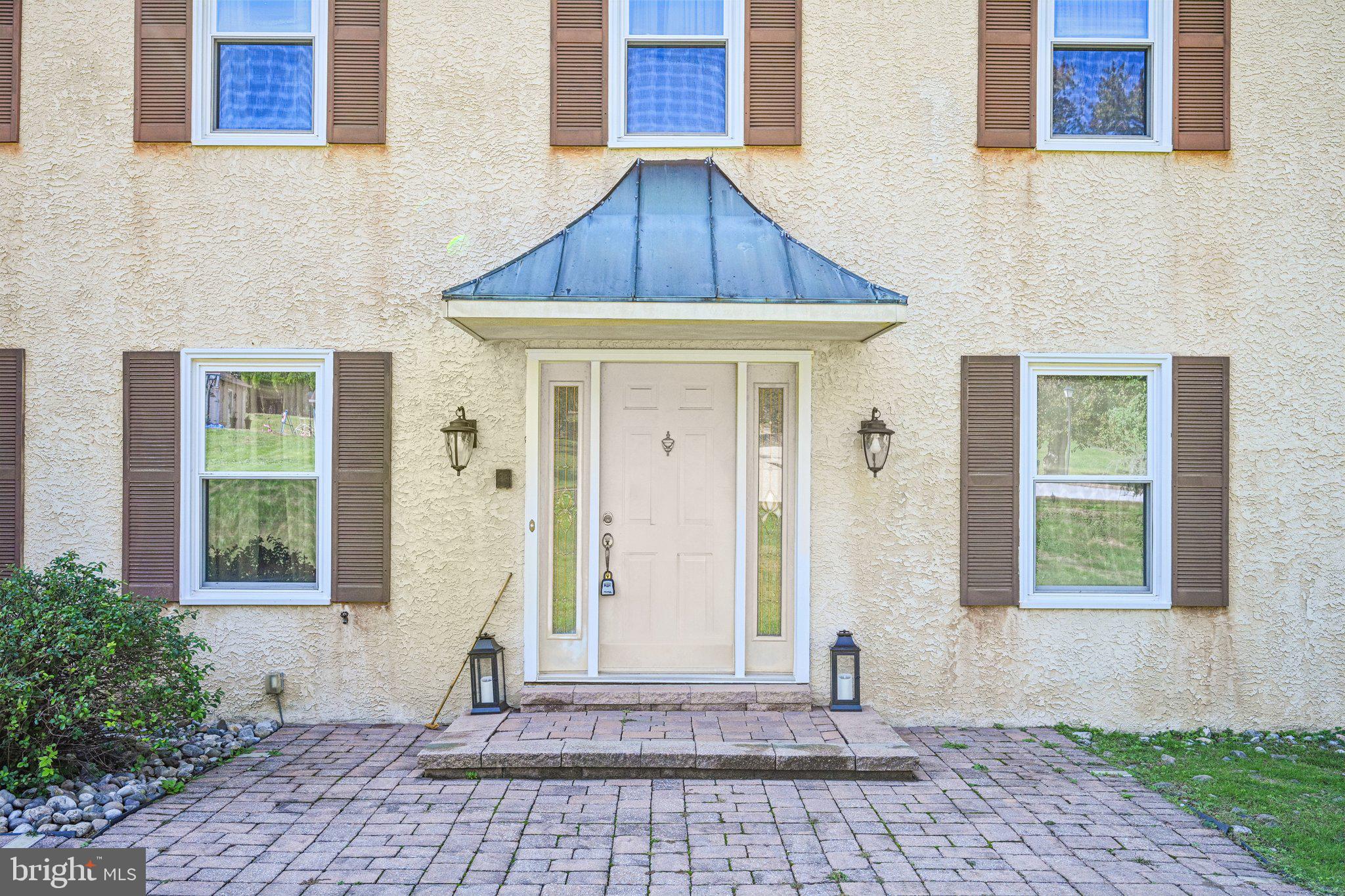 4 JONATHAN MORRIS CIRCLE