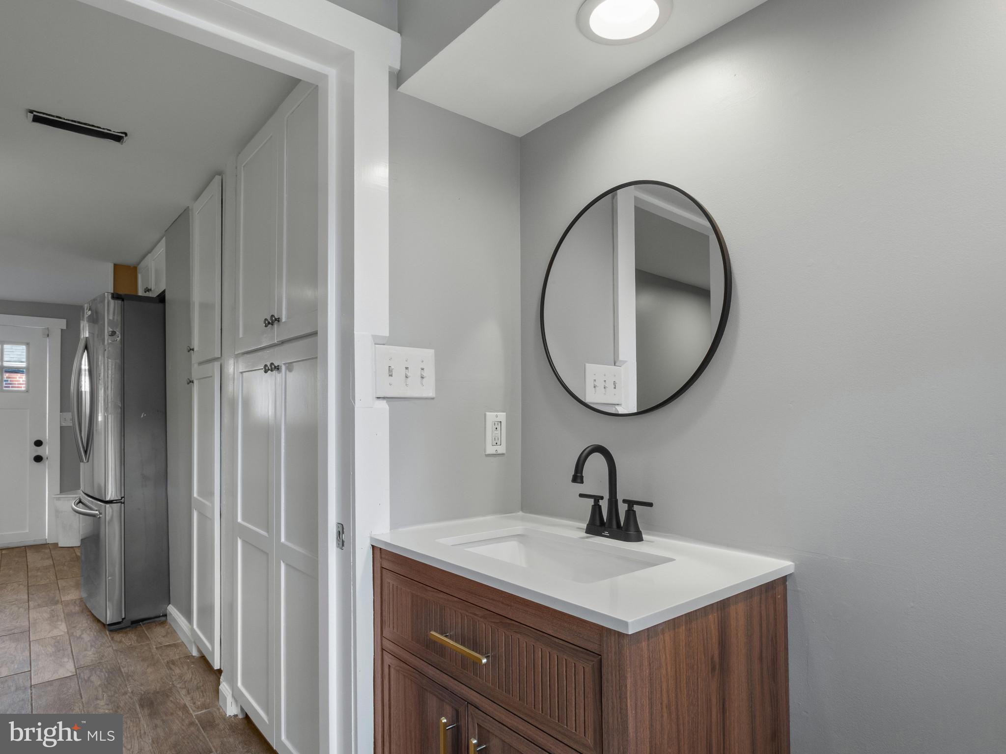 WOODLAND BEACH - Residential