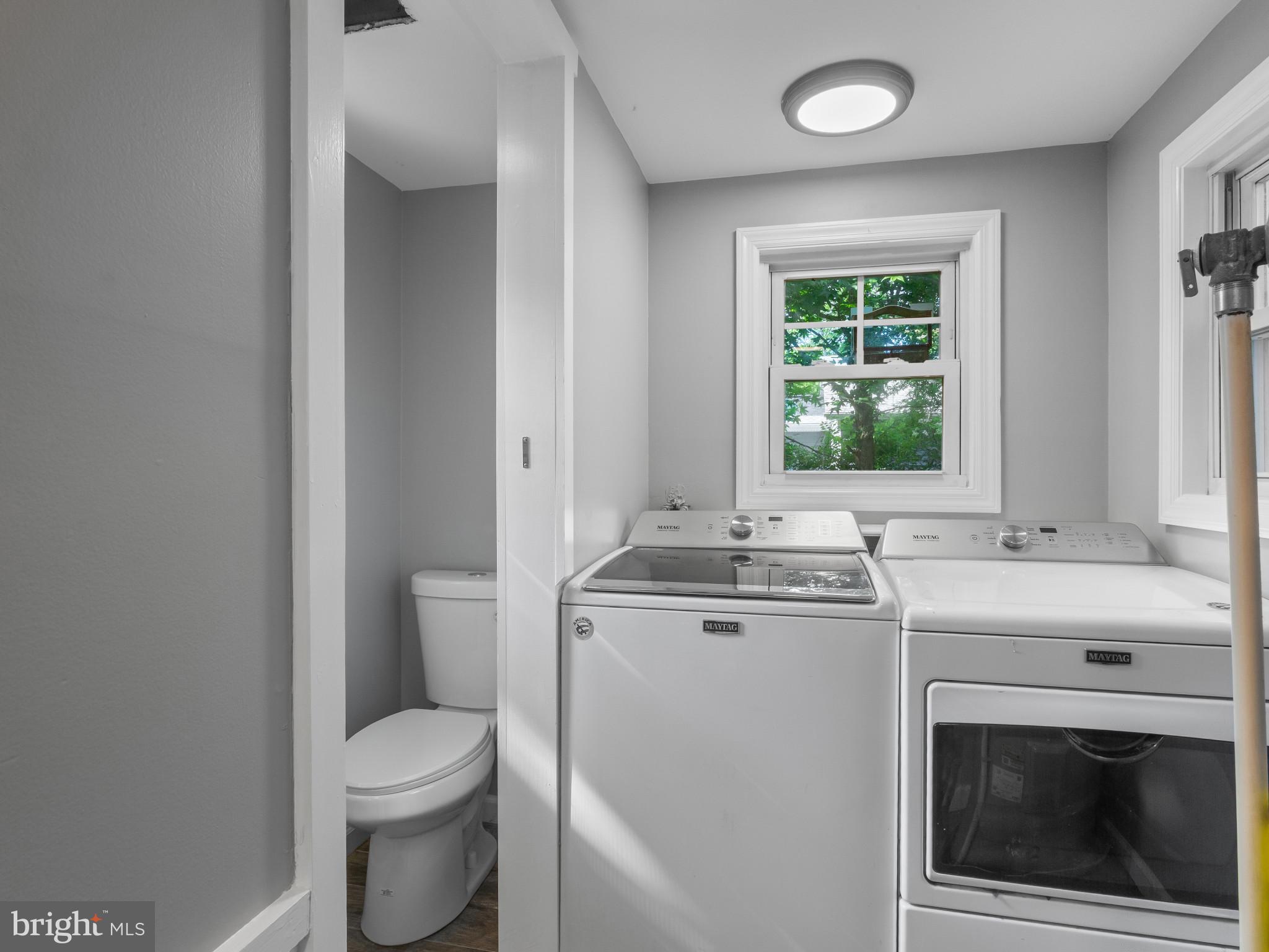 WOODLAND BEACH - Residential