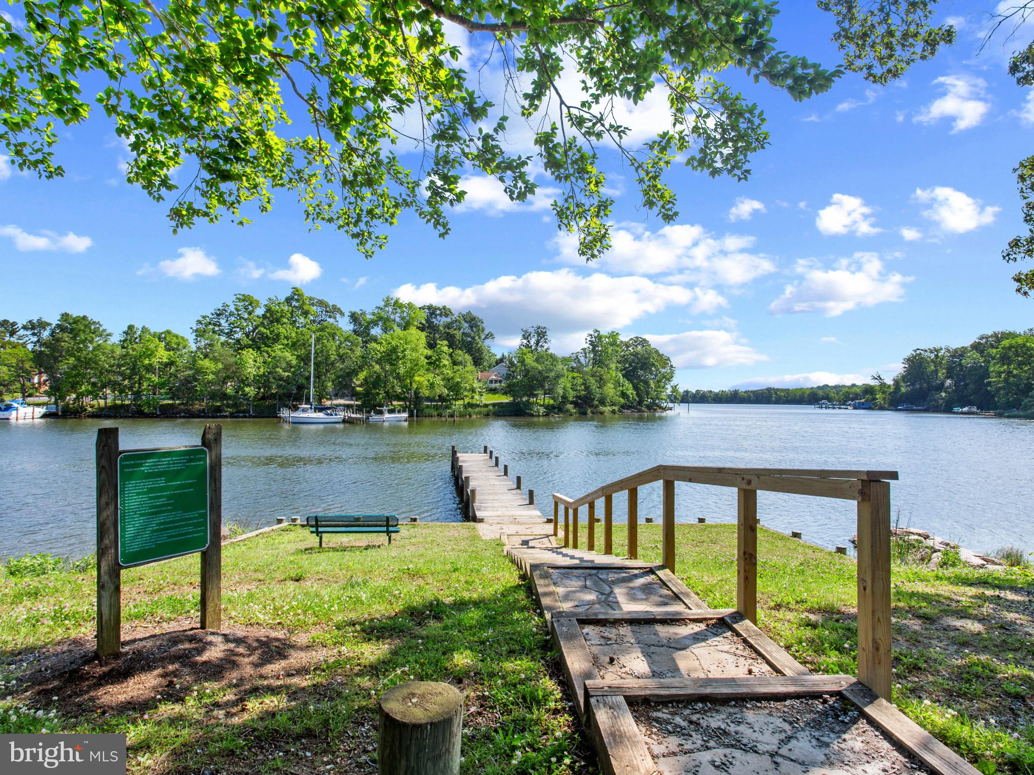 WOODLAND BEACH - Residential