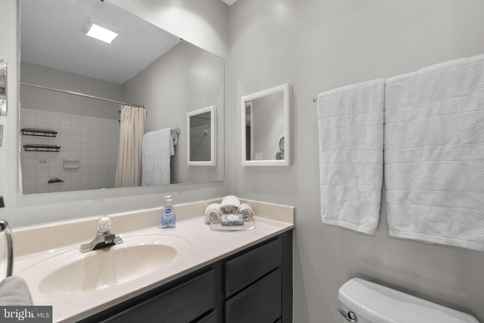 HILLCREST ORCHARDS - Residential