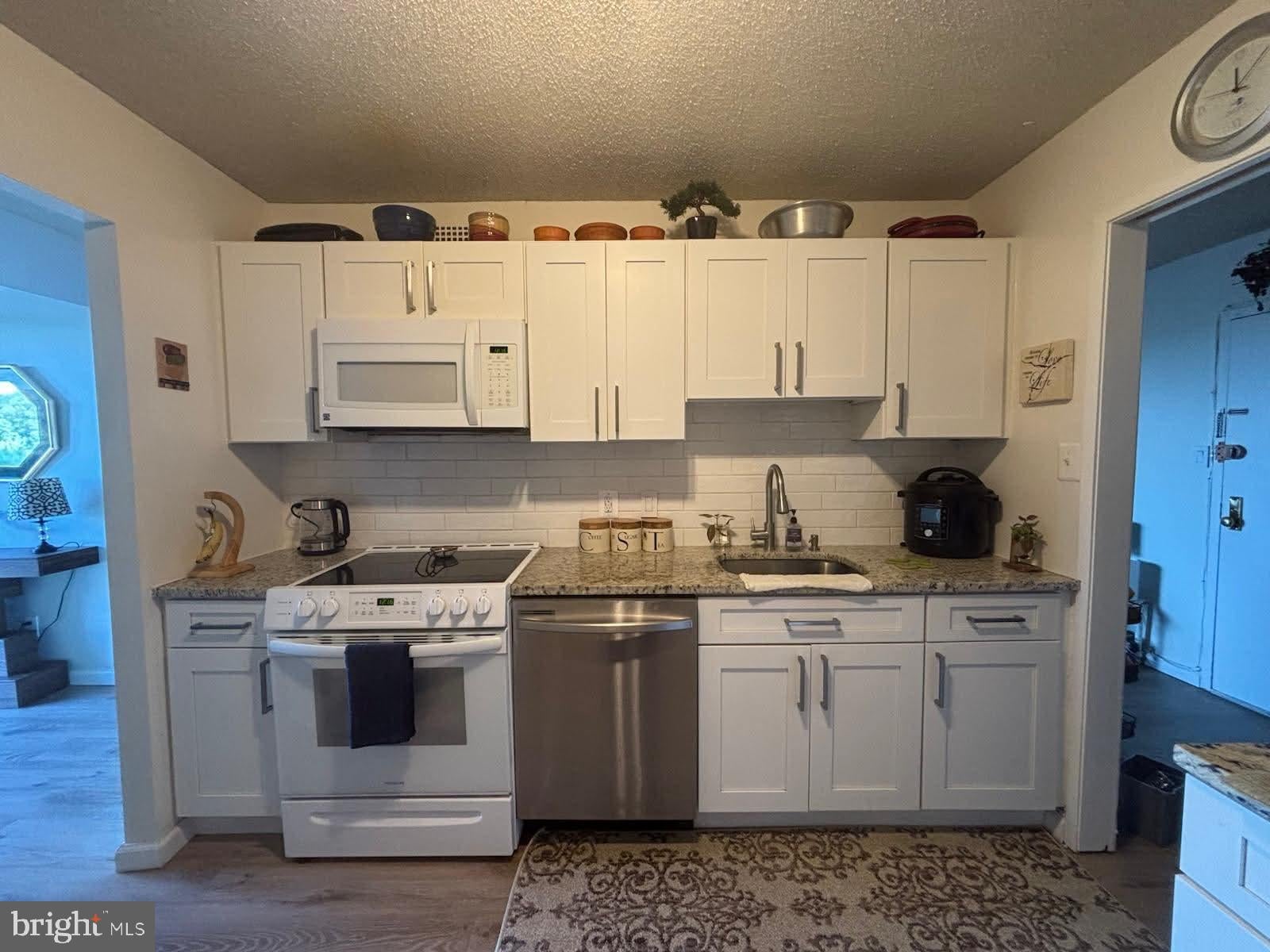 2311 PIMMIT DRIVE 817