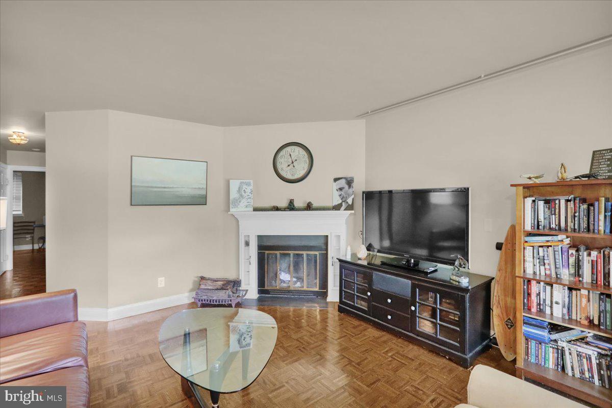 FLYING HILLS - Residential