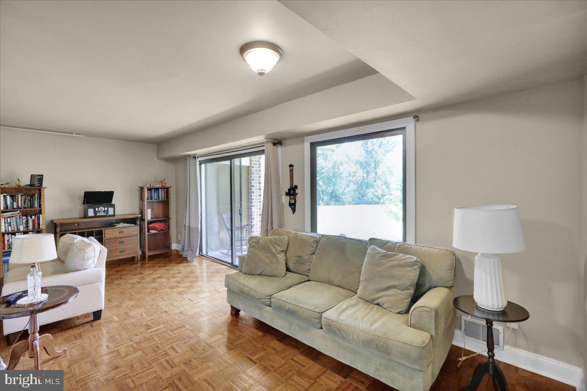 FLYING HILLS - Residential