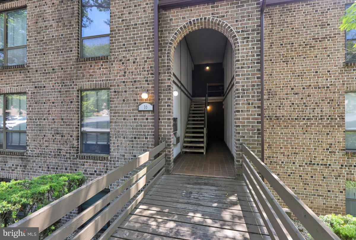 FLYING HILLS - Residential