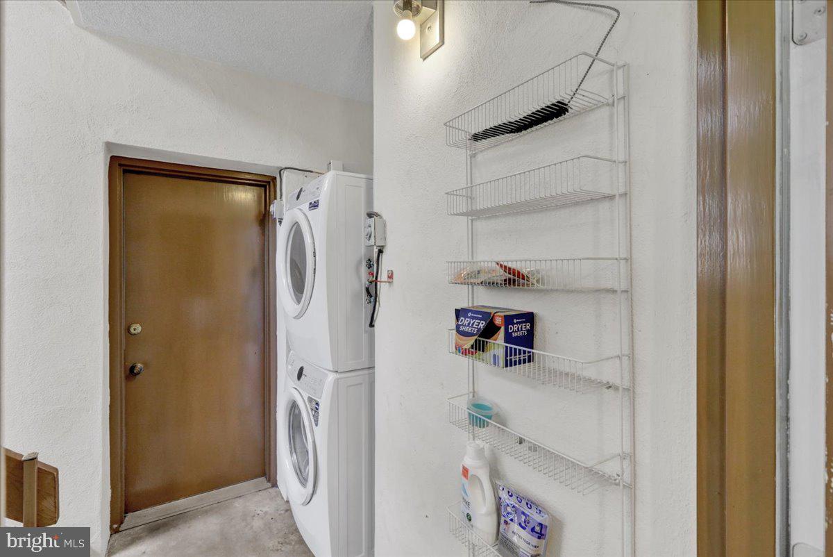 FLYING HILLS - Residential