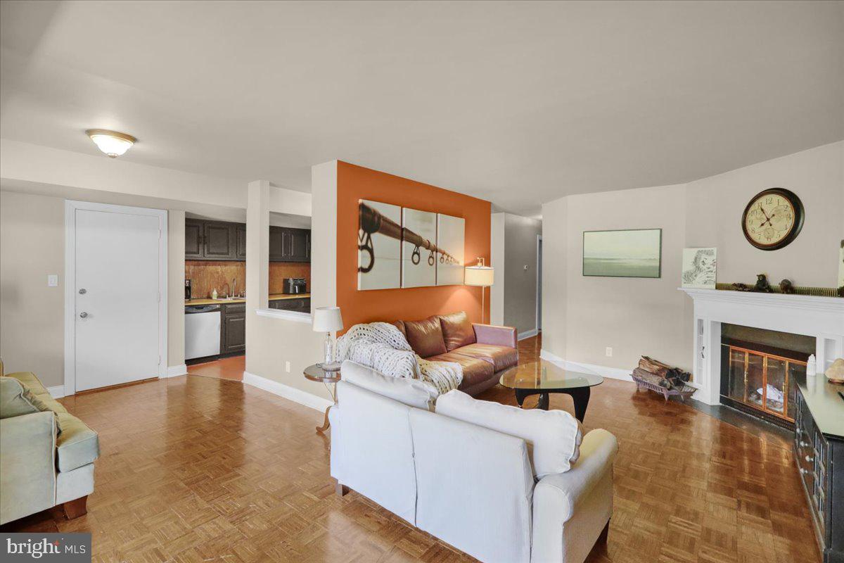 FLYING HILLS - Residential