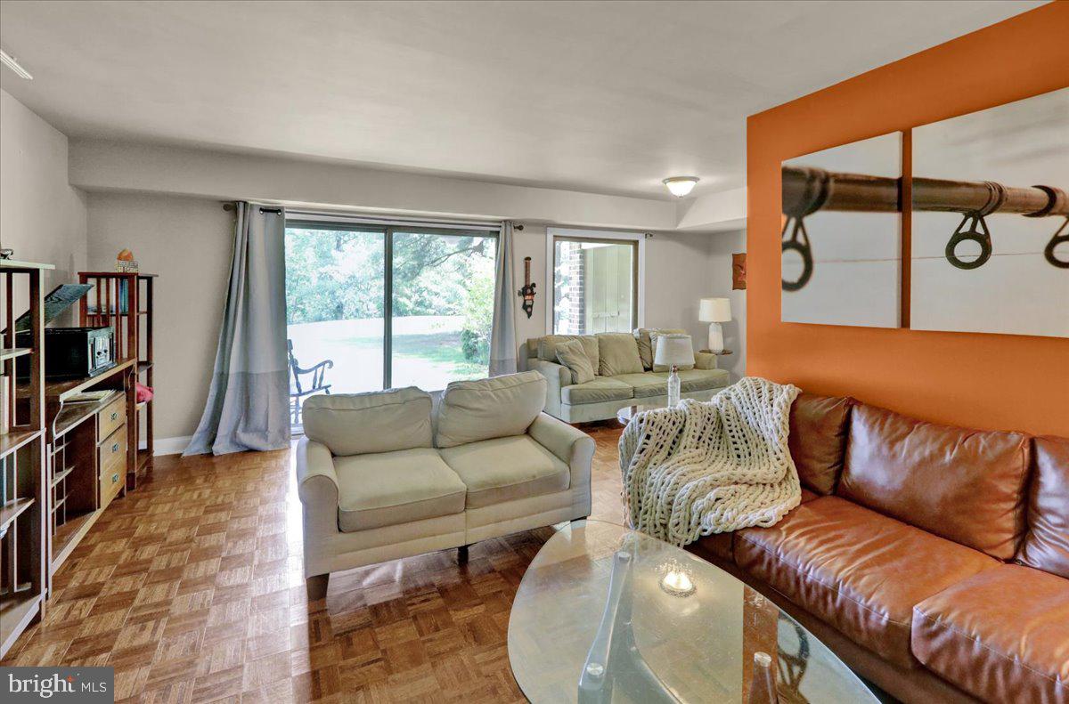 FLYING HILLS - Residential