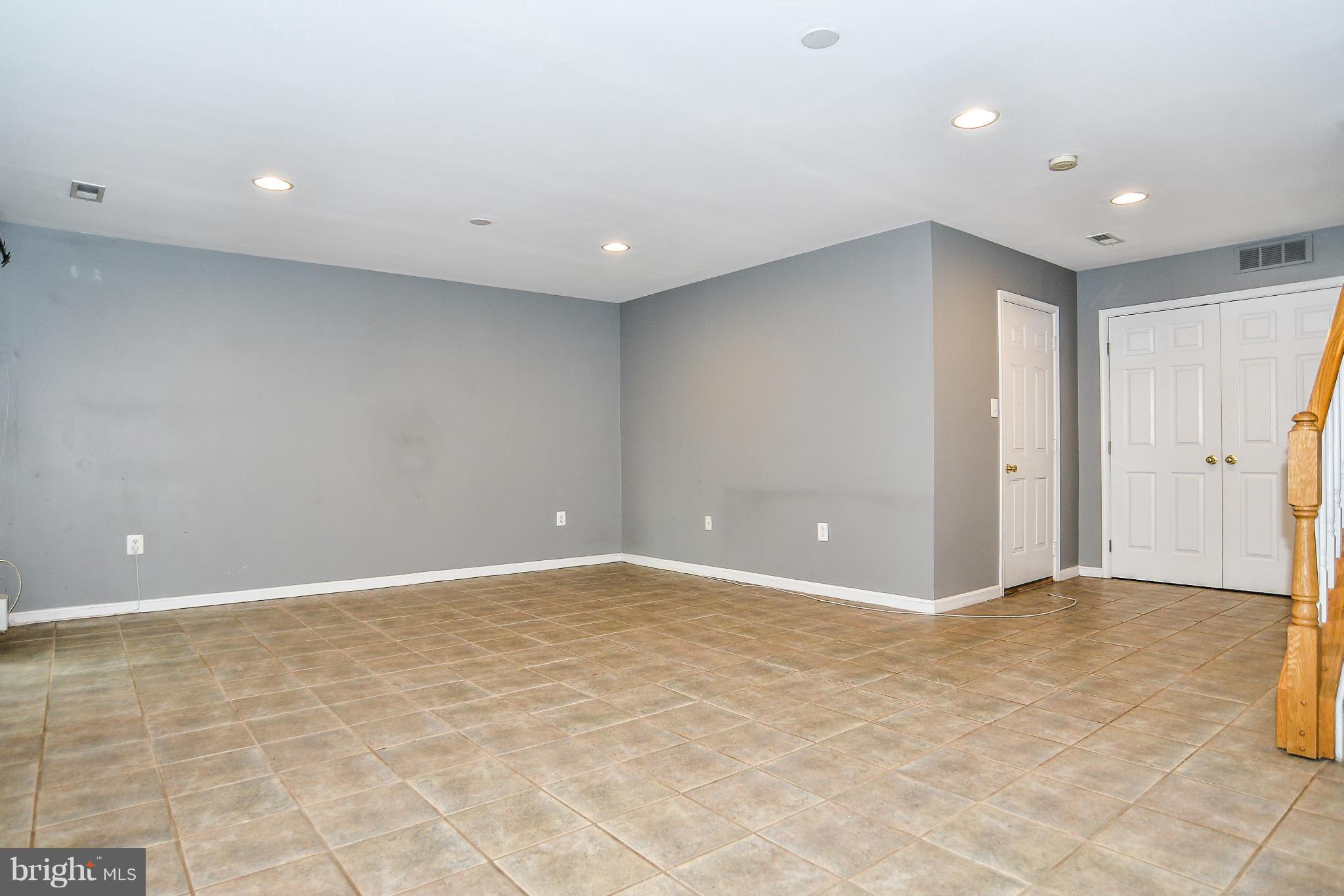 ASHBURN FARM - Residential