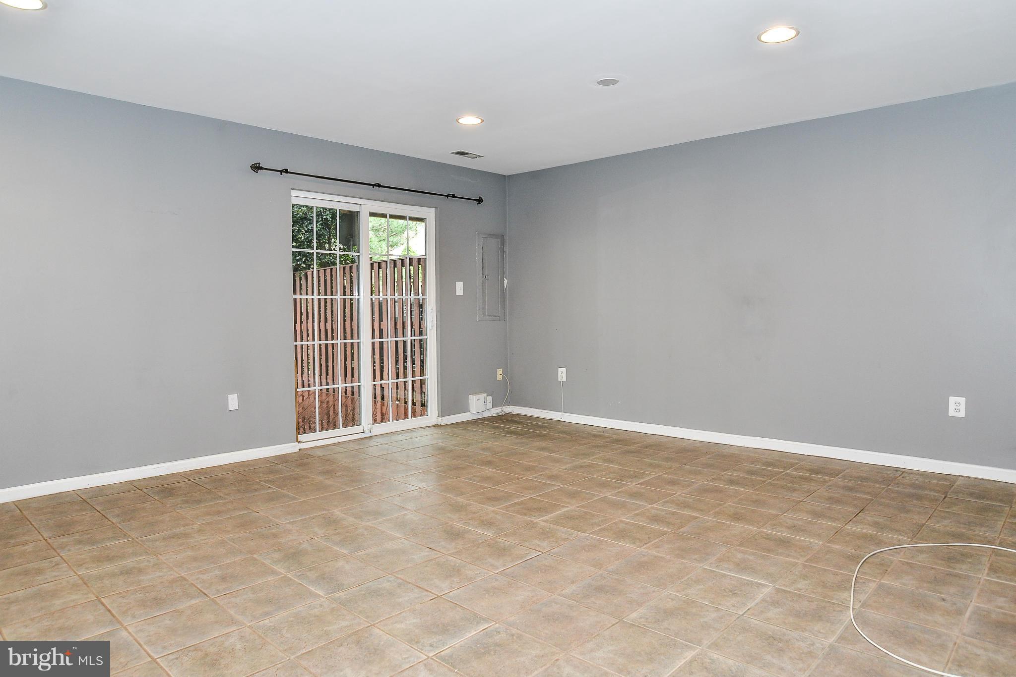 ASHBURN FARM - Residential