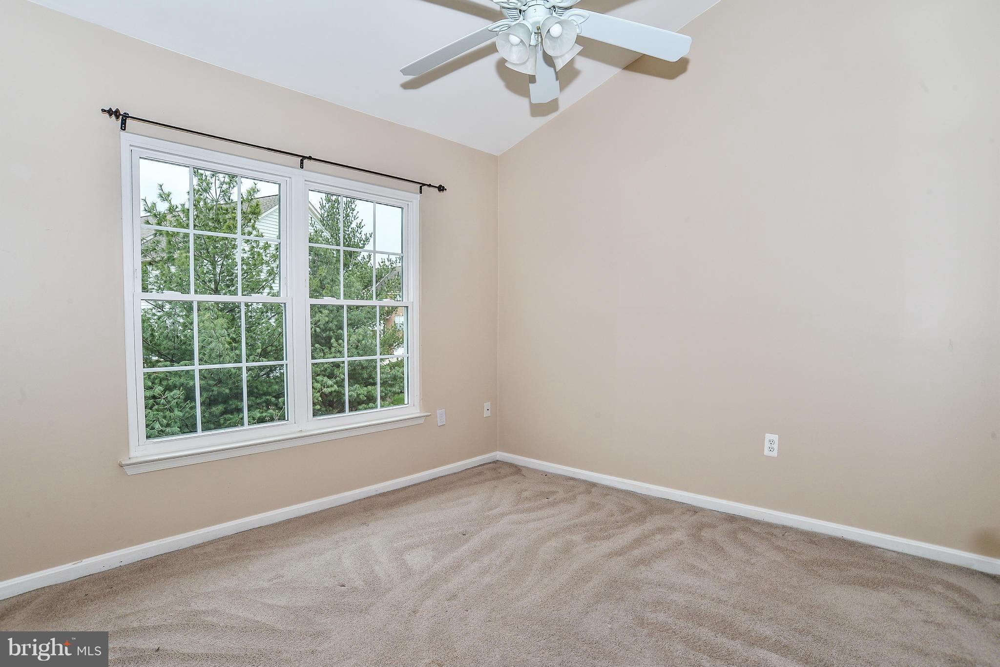 ASHBURN FARM - Residential