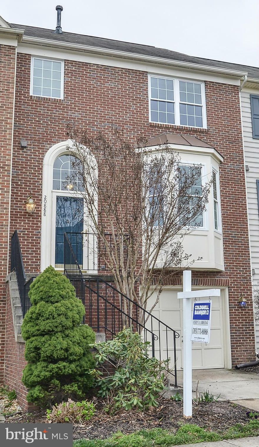Welcome home to this spacious townhome on a quiet cul-de-sac in the heart of sought-after Ashburn Farm. Gleaming hardwood floors greet you at the door and the large kitchen with an island is a cook's dream. The breakfast room overlooks a large, private deck, perfect for entertaining. The basement is a fully finished walkout, leading to a patio and fenced in back yard. 3 large BRs & MBR en suite.