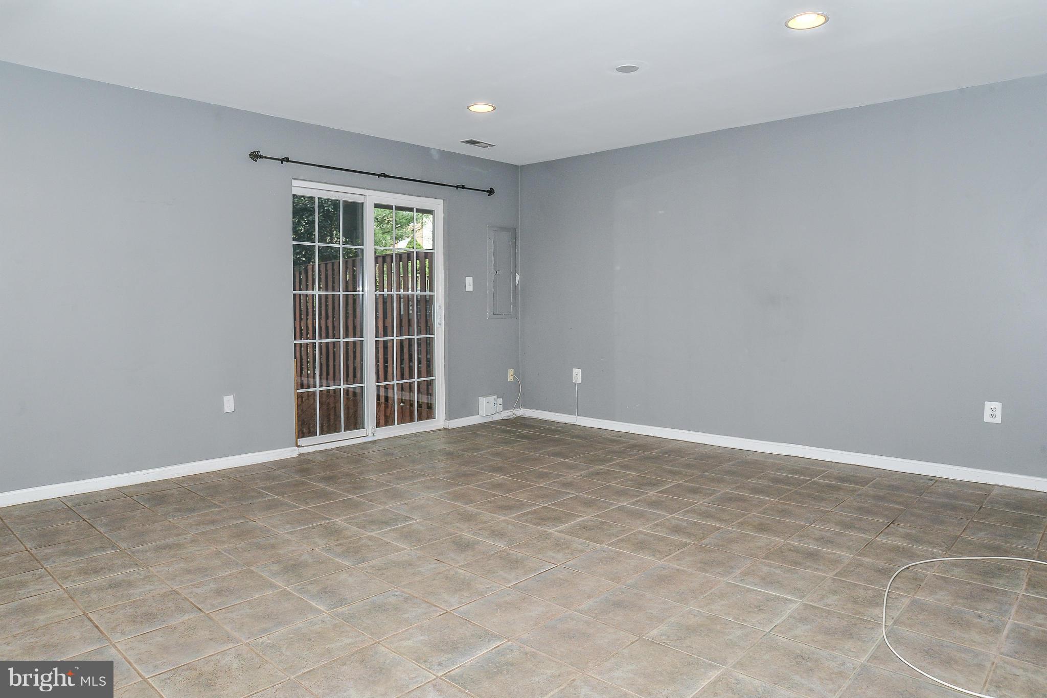 ASHBURN FARM - Residential