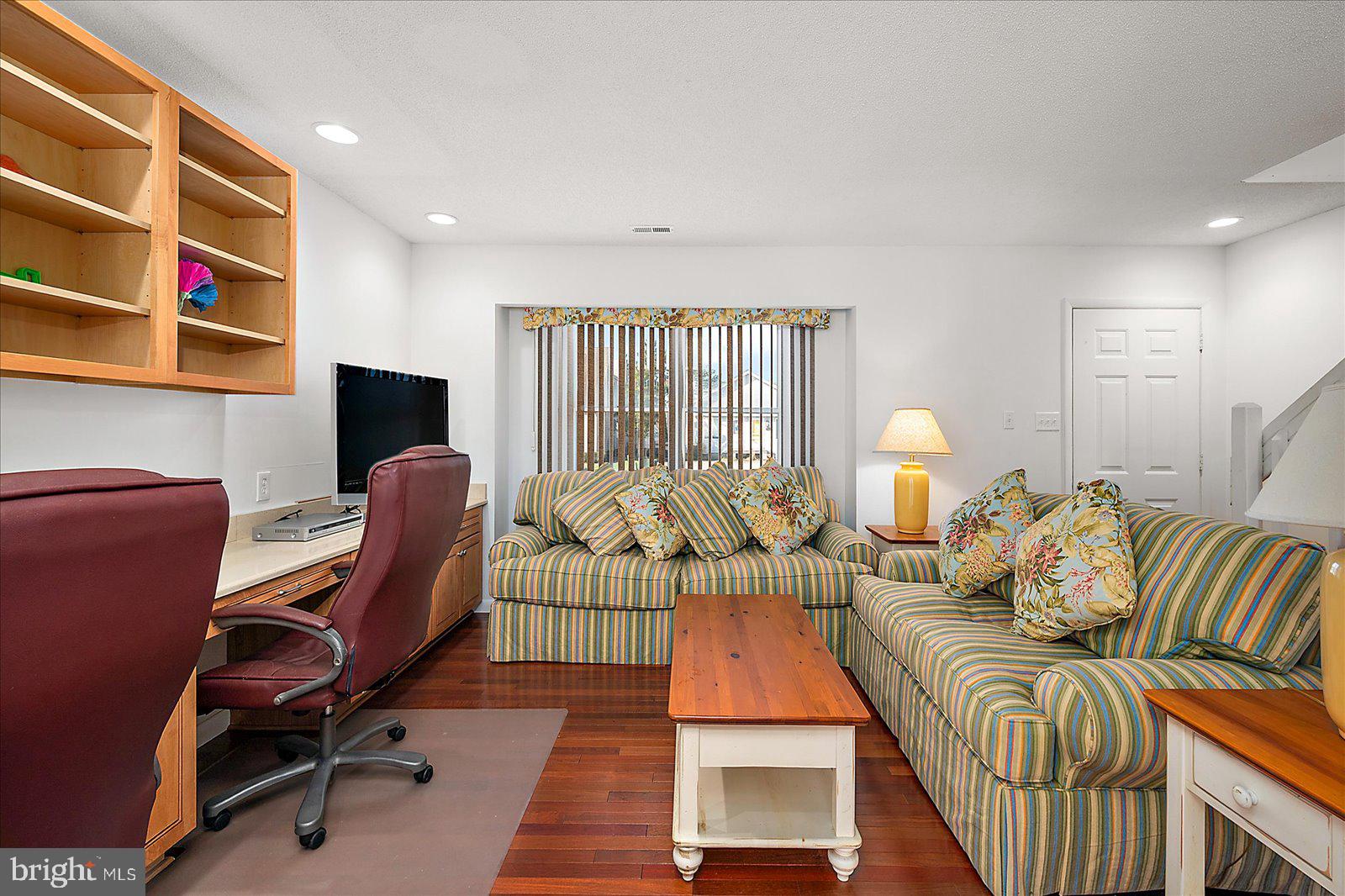 702 KELLY ROAD A 702A