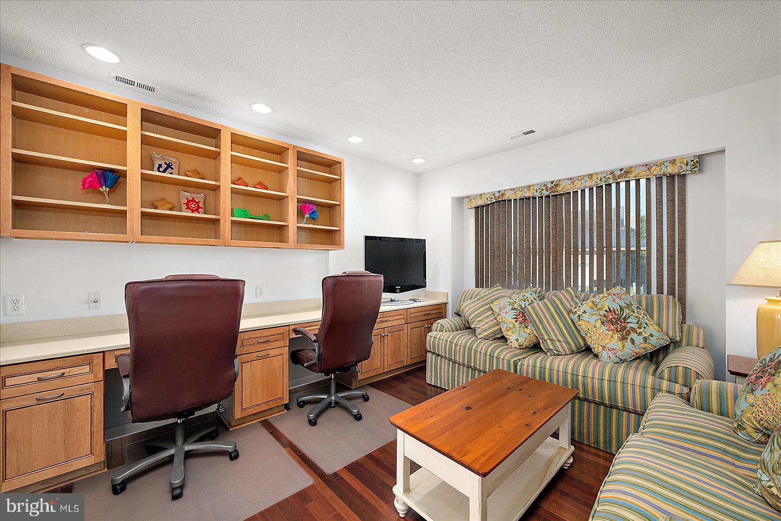 702 KELLY ROAD A 702A