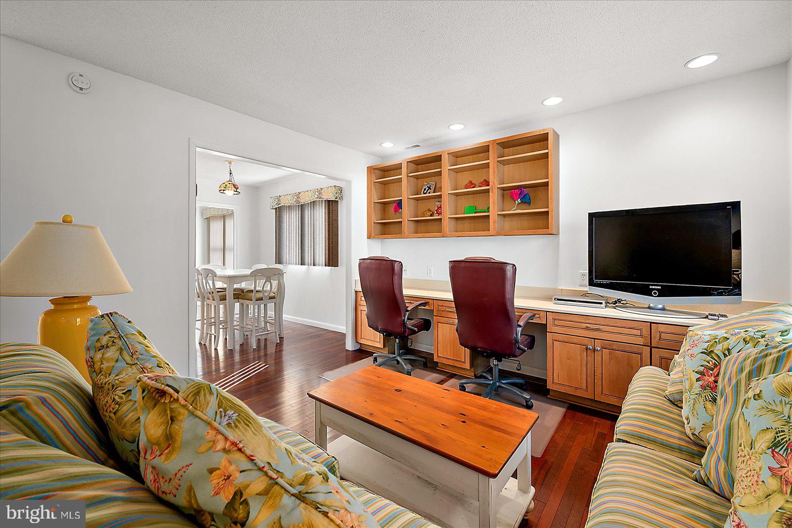 702 KELLY ROAD A 702A