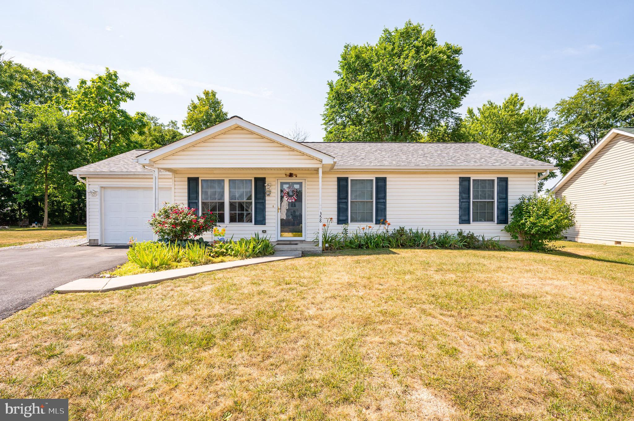 PINE GROVE ESTATES - Residential