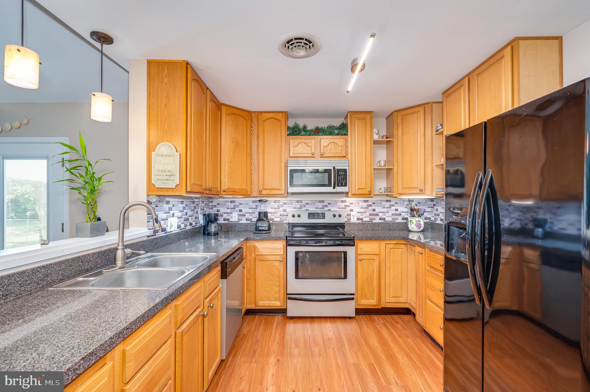 PINE GROVE ESTATES - Residential