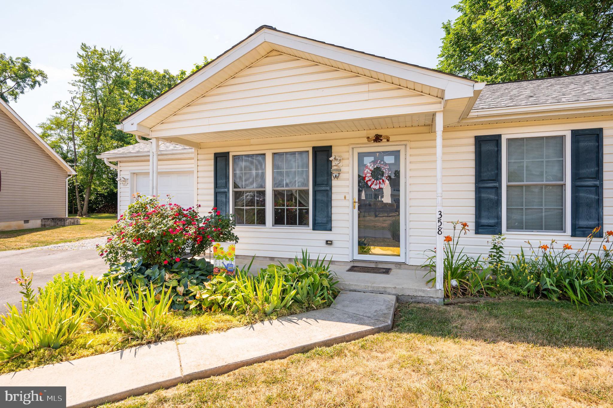 PINE GROVE ESTATES - Residential