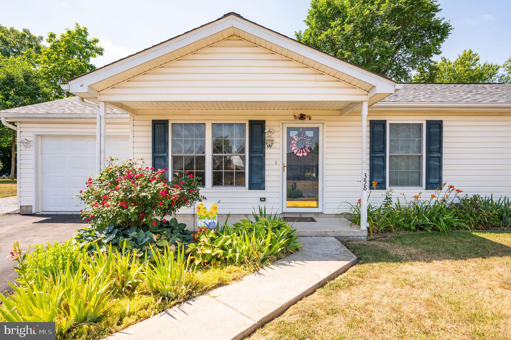 PINE GROVE ESTATES - Residential